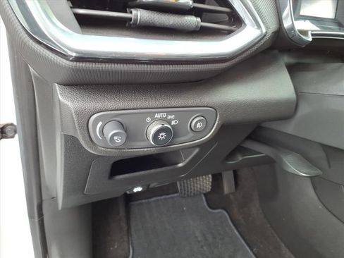 Used 2022 Chevrolet TrailBlazer LT w/ Convenience Package image 13