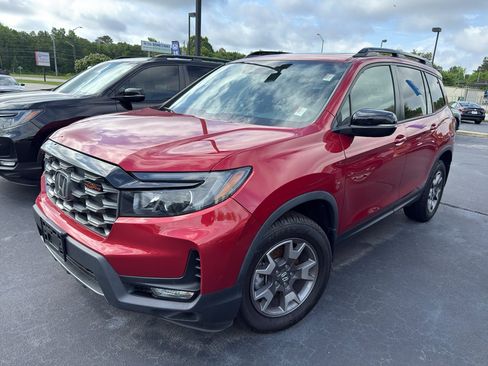 Used 2022 Honda Passport TrailSport image 2