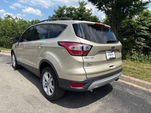 Used 2018 Ford Escape SE FWD image 5