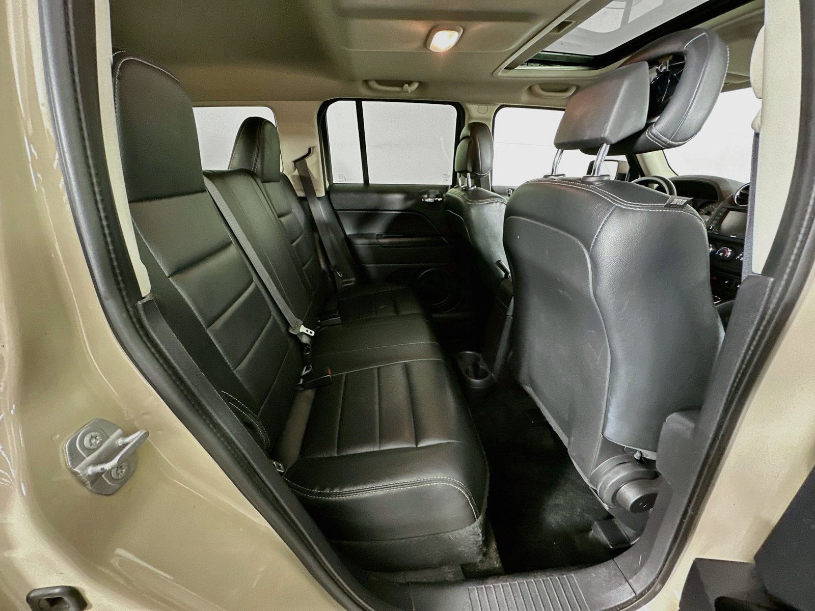Used 2017 Jeep Patriot High Altitude AWD/4WD image 25