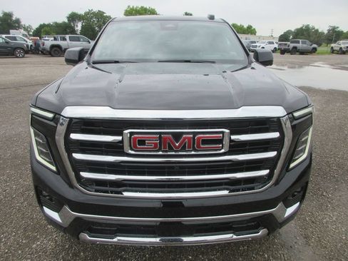 New 2026 GMC Yukon XL Elevation w/ Elevation Premium Package AWD/4WD image 10