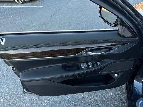 Used 2020 BMW 740i w/ Premium Package image 12