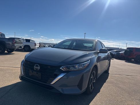 Certified 2024 Nissan Sentra SV image 4