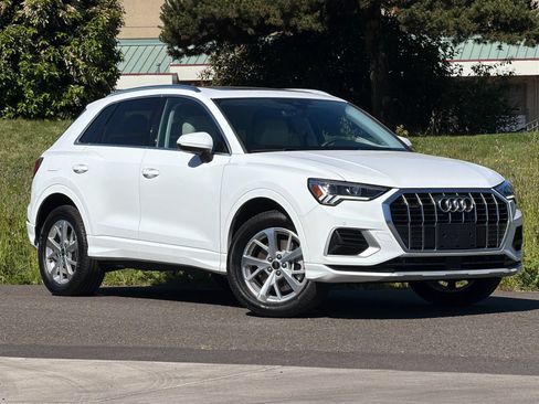 Used 2024 Audi Q3 2.0T Premium AWD/4WD image 1