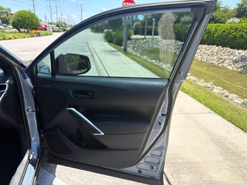 Used 2024 Toyota Corolla Cross AWD Hybrid image 18