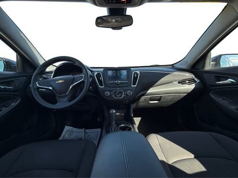 Used 2018 Chevrolet Malibu LT image 22