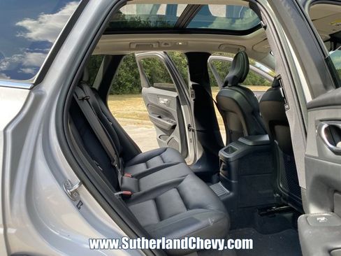 Used 2023 Volvo XC60 T8 Plus image 36