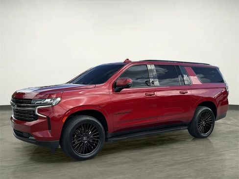 Used 2022 Chevrolet Suburban RST w/ Luxury Package image 2