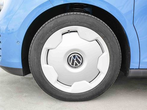 New 2025 Volkswagen ID. Buzz 1st Edition AWD/4WD image 11