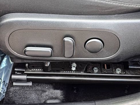 Used 2025 Hyundai Kona SEL FWD image 14