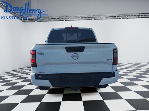 Used 2024 Nissan Frontier SV w/ SV Convenience Package RWD image 4