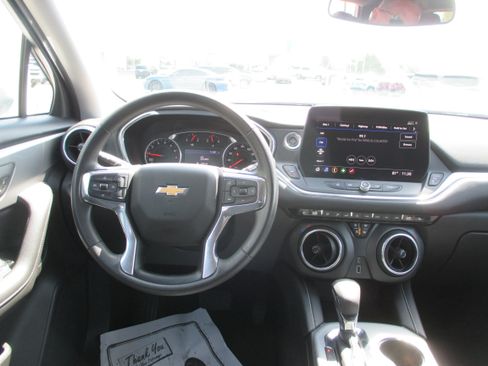 Used 2025 Chevrolet Blazer LT AWD/4WD image 12