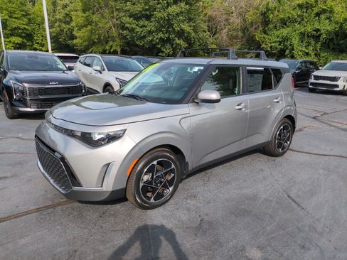 Used 2024 Kia Soul EX FWD image 3