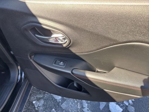 Used 2019 Jeep Cherokee Trailhawk w/ Cold Weather Group image 14