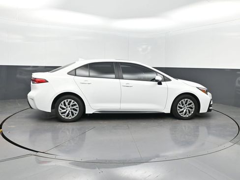 Used 2024 Toyota Corolla SE w/ SE Premium Package FWD image 28