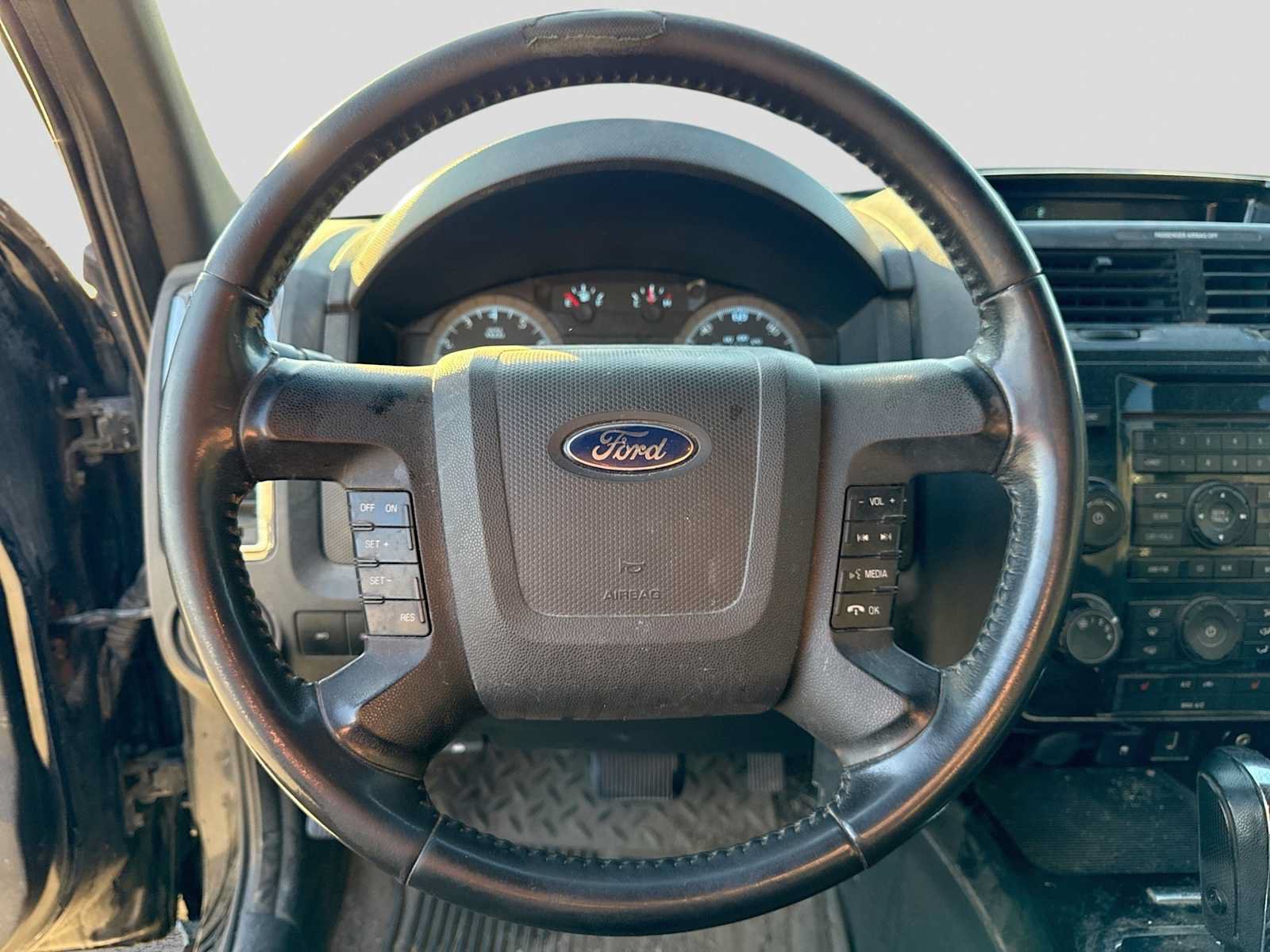 Used 2010 Ford Escape XLT AWD/4WD image 11