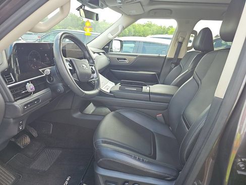 Used 2025 INFINITI QX80 Pure RWD image 3