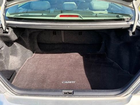 Used 2005 Toyota Camry XLE FWD image 5