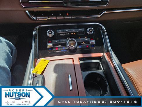 Used 2023 Lincoln Navigator Reserve AWD/4WD image 16