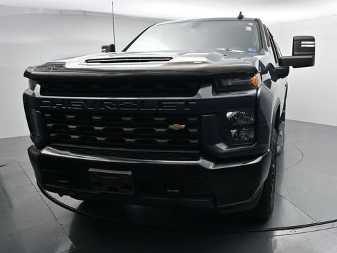 Used 2020 Chevrolet Silverado 2500 Custom w/ Custom Value Package AWD/4WD image 3