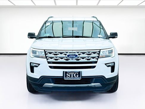 Used 2019 Ford Explorer XLT w/ Equipment Group 201A image 2