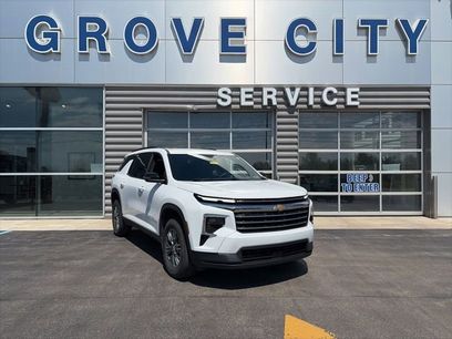 Used 2025 Chevrolet Traverse LT