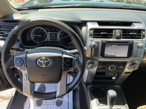 Used 2018 Toyota 4Runner SR5 image 5