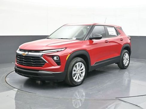 New 2026 Chevrolet TrailBlazer LS w/ LS Convenience Package FWD image 3
