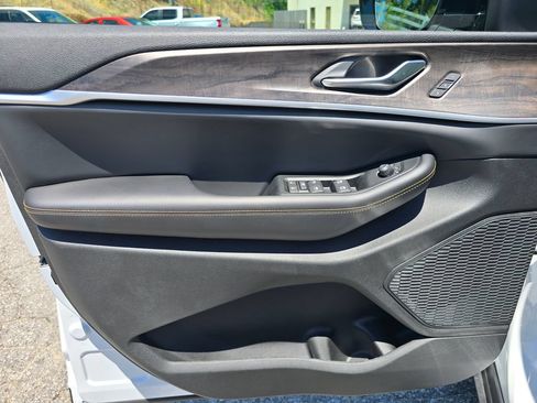 New 2026 Jeep Grand Cherokee L Limited AWD/4WD image 35