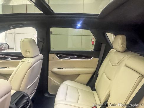 Used 2017 Cadillac XT5 Luxury w/ Driver Awareness Package image 13