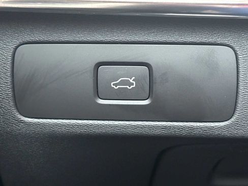 New 2026 Volvo XC90 B6 Plus w/ Protection Package Premier image 36