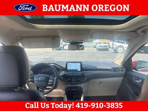 Used 2020 Ford Escape Titanium w/ Titanium Premium Package 2.0 AWD/4WD image 16