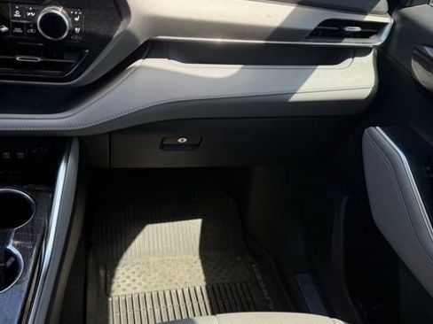 Used 2021 Toyota Highlander Limited AWD/4WD image 20