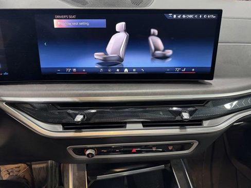 Used 2025 BMW X7 xDrive40i w/ M Sport Package AWD/4WD image 17