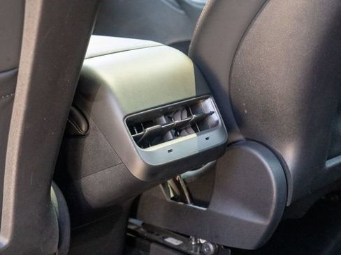 Used 2023 Tesla Model Y AWD image 43