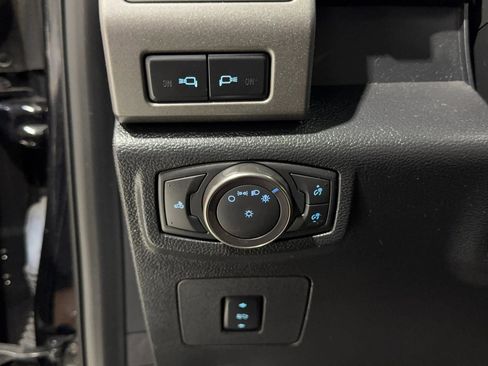 Used 2017 Ford F150 Raptor w/ Equipment Group 802A Luxury image 39