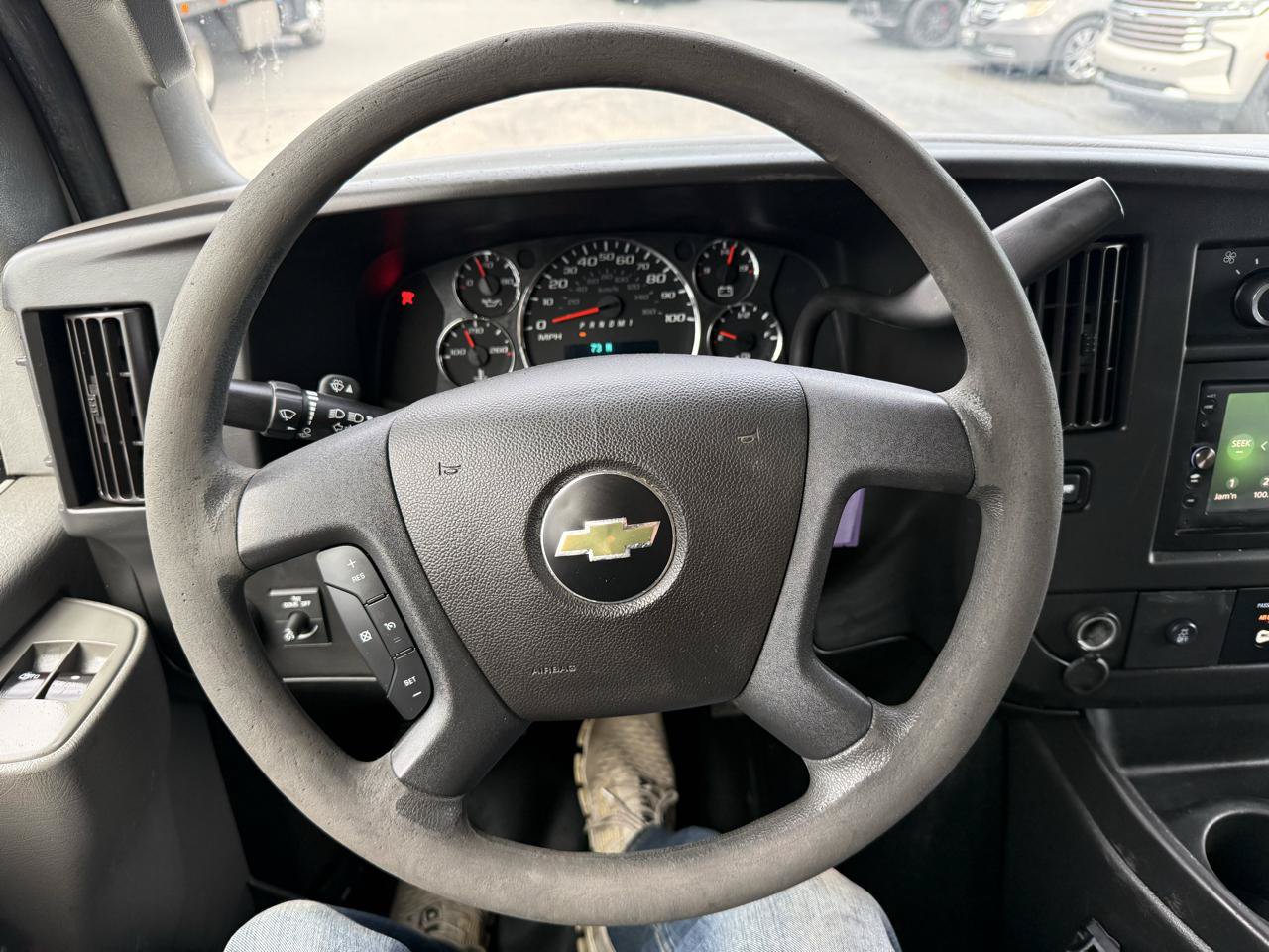 Used 2017 Chevrolet Express 3500 RWD image 37