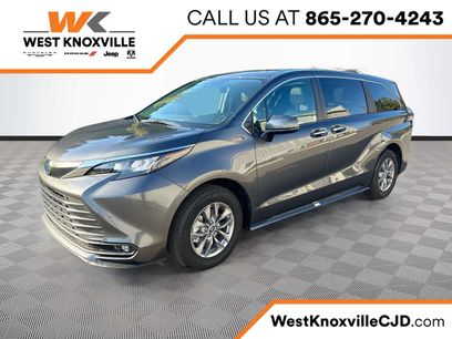 Used 2025 Toyota Sienna XLE