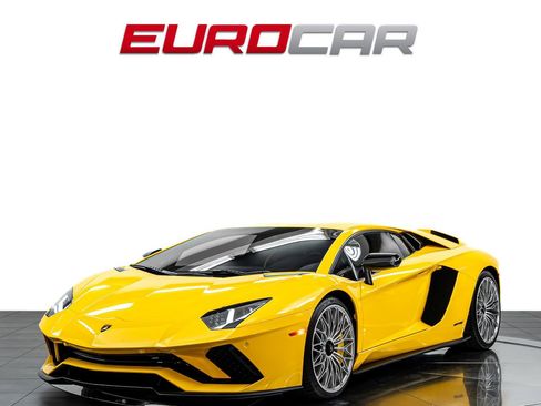 Used 2018 Lamborghini Aventador S AWD/4WD image 1