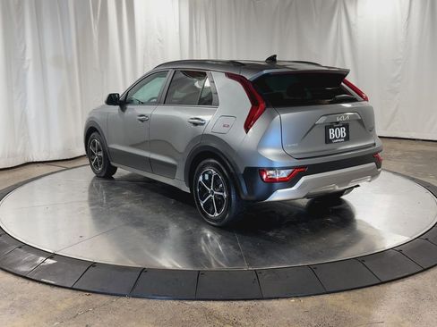 Certified 2025 Kia Niro LX image 8