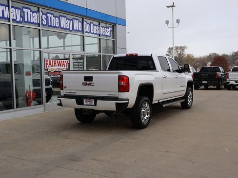 Used 2018 GMC Sierra 2500 Denali w/ Suspension Package, Off-Road image 48