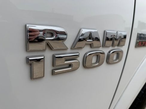 Used 2017 RAM 1500 Laramie w/ Convenience Group AWD/4WD image 12