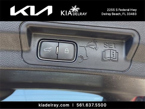 Used 2020 Ford Explorer Limited image 9