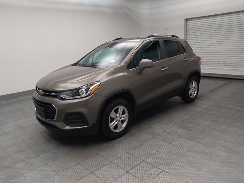 Used 2020 Chevrolet Trax LT w/ Driver Confidence Package AWD/4WD image 2