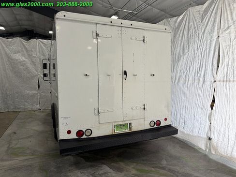 Used 2014 Ford E-350 and Econoline 350 Super Duty w/ A/C Prep Package RWD image 25