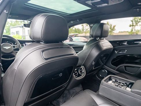Used 2017 Bentley Mulsanne RWD image 41