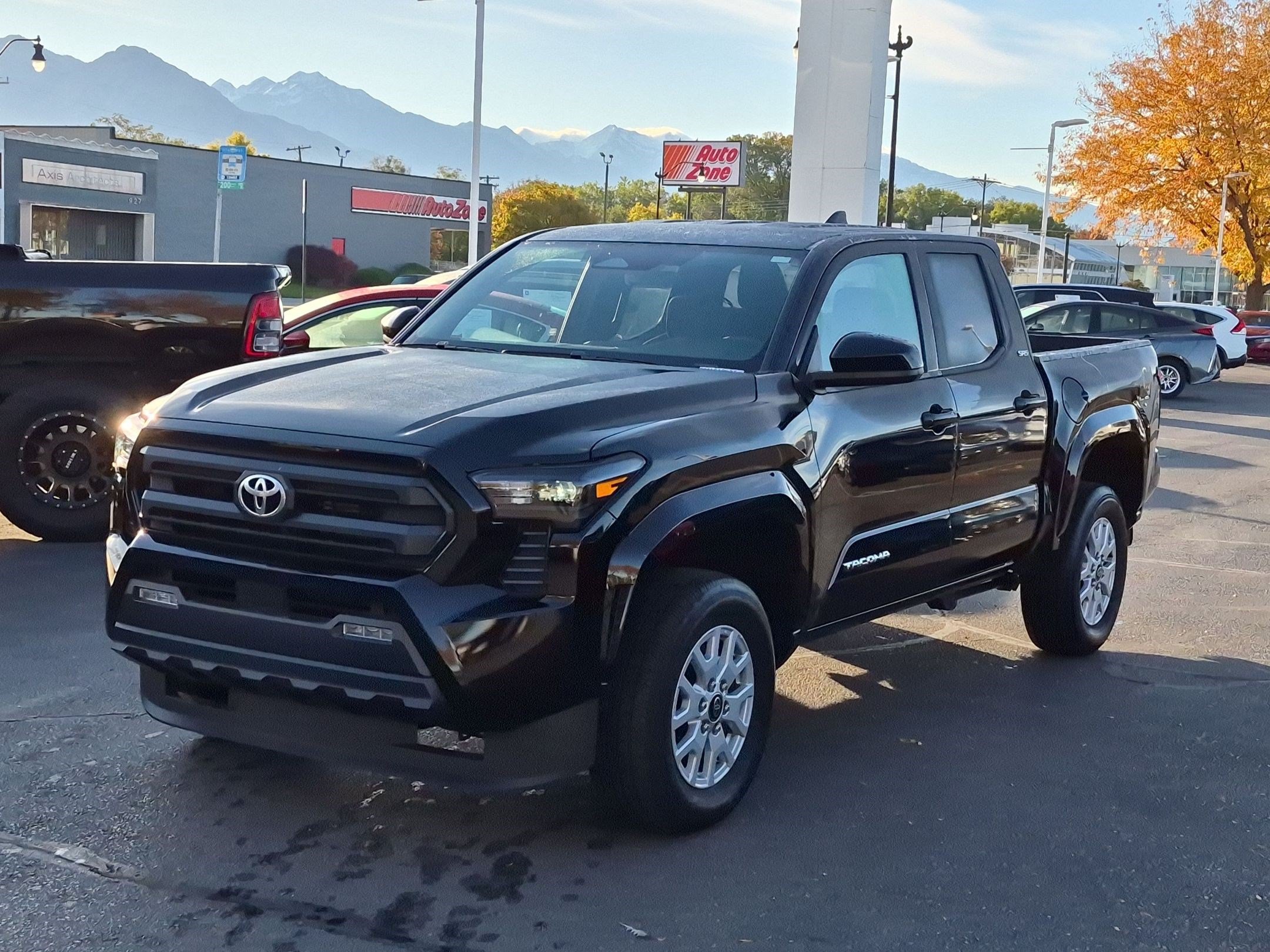 Used 2025 Toyota Tacoma SR5 AWD/4WD image 10