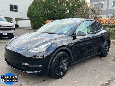 Used 2022 Tesla Model Y Long Range image 3