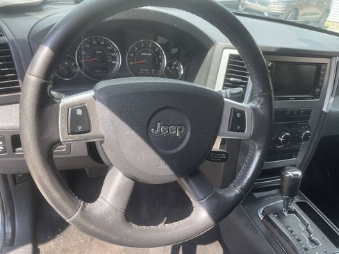 Used 2010 Jeep Grand Cherokee Laredo AWD/4WD image 14