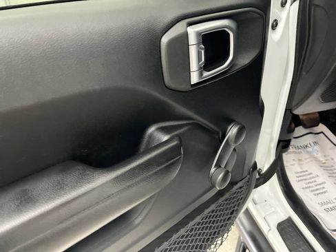 Used 2018 Jeep Wrangler Unlimited Sport AWD/4WD image 10